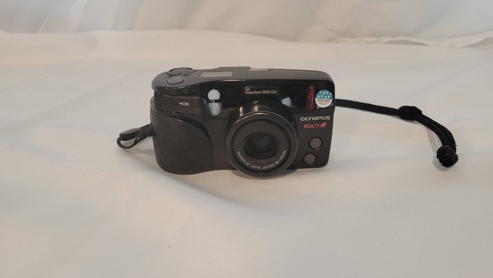 Olympus SuperZoom 3000 DLX 35mm Film Camera Multi AF Weatherproof Untested Parts